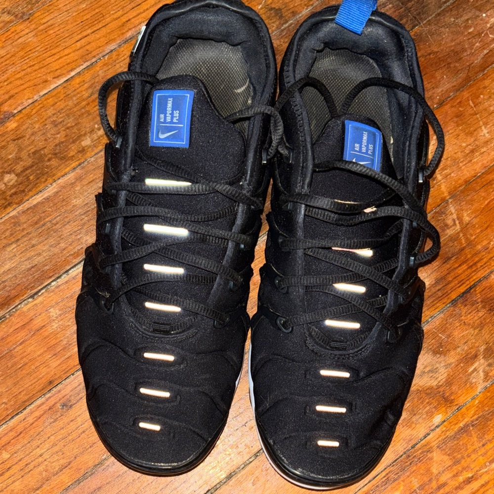 Nike Air VaporMax Plus Black and Blue Athletic Sneakers size 9